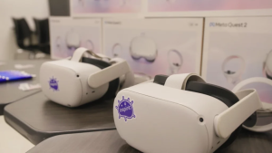 Inspirit virtual reality headsets