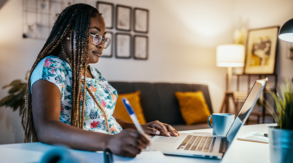 teacher using OTIS professional development online